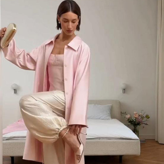 Damen leichter satinähnlicher Longmantel im Oversize-Schnitt mit weitem Revers Nord Taschen