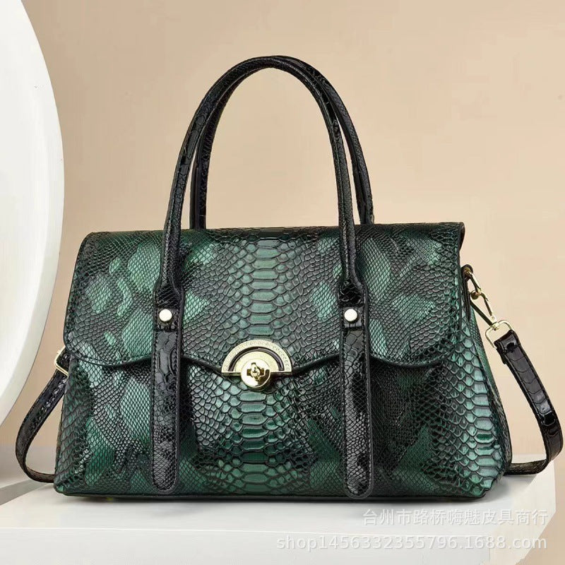 Damen edle Handtasche mit Schlangenlederoptik und klappbarem Überschlag Nord Taschen