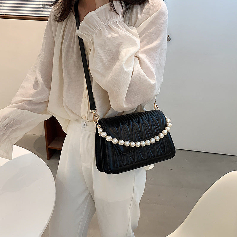 Damen Handtasche mit eleganter Perlenapplikation Nord Taschen
