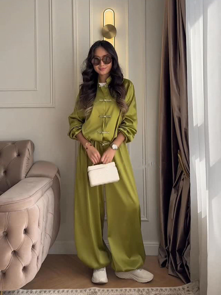 Damen Satin-Zweiteiler mit traditionellen Knebelverschlüssen und weitem Hosenrock Nord Taschen