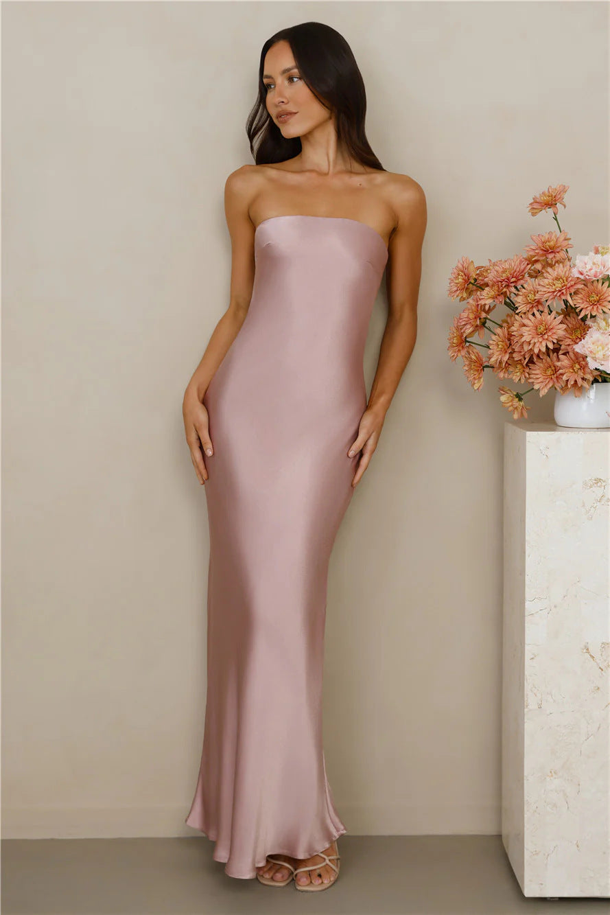 Damen Elegantes schulterfreies Maxikleid aus satinähnlichem Material Nord Taschen