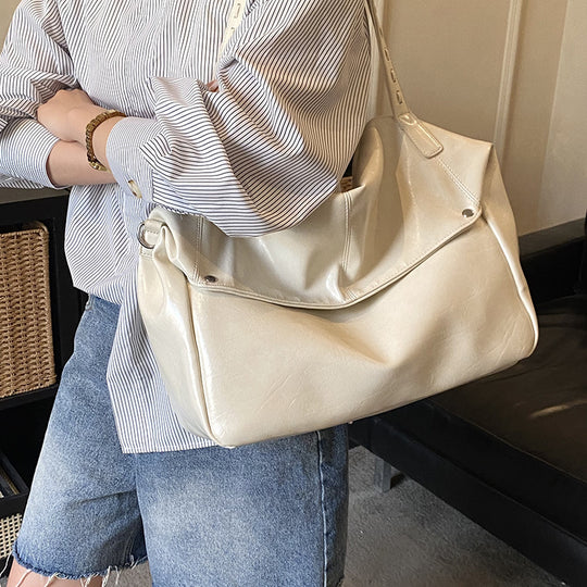 Damen Hobo-Tasche mit modischer Falten-Optik und strukturierten Akzenten Nord Taschen