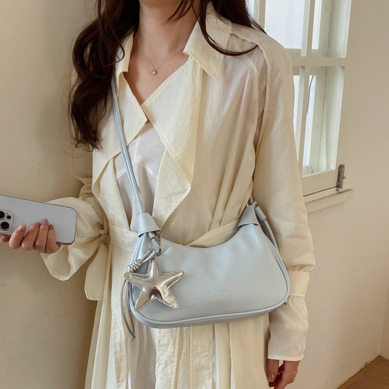 Damen elegante Umhängetasche mit detaillierter Sternenapplikation Nord Taschen
