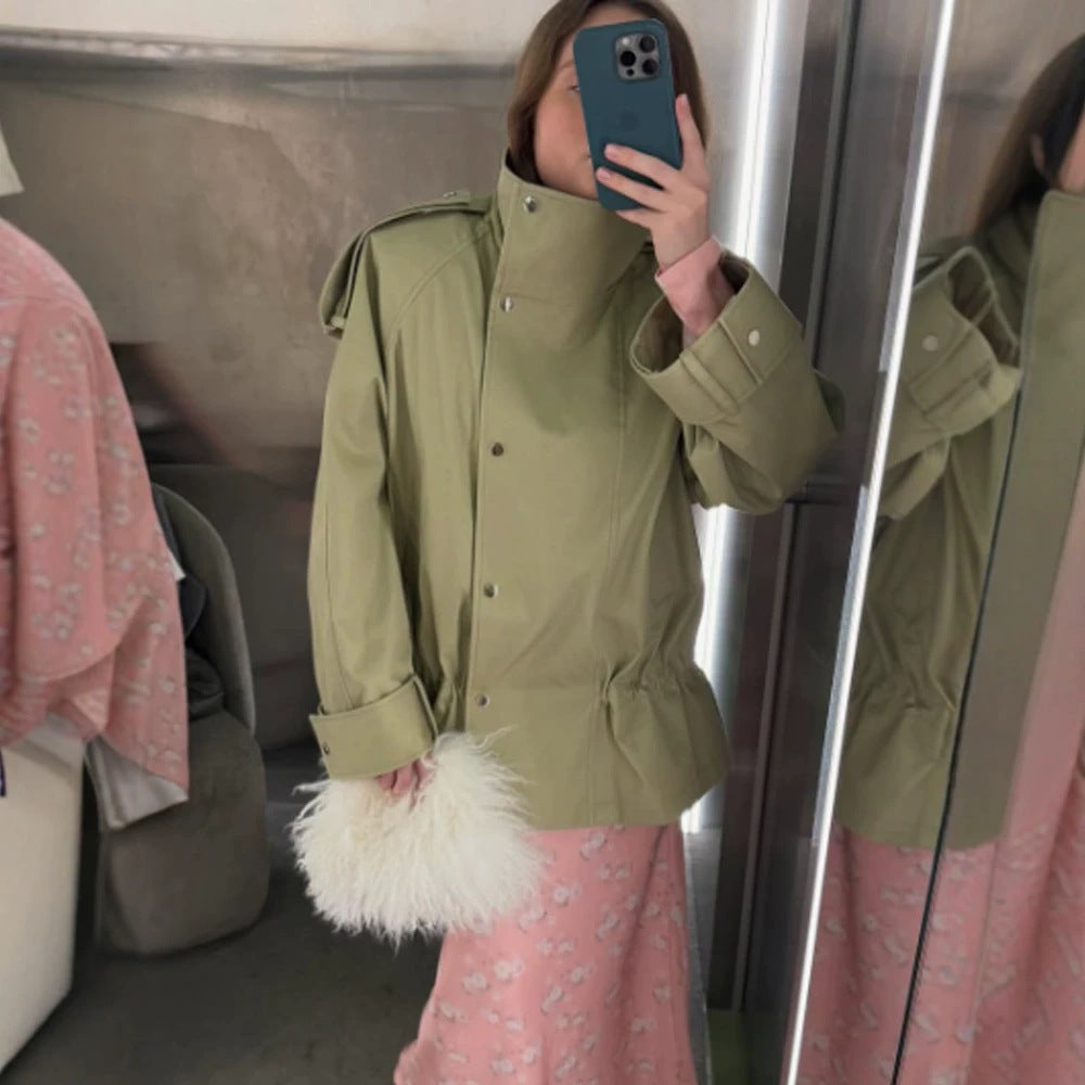 Damen Kurzparka mit hohem Stehkragen, Schulterklappen und taillierbarem Kordelzug Nord Taschen