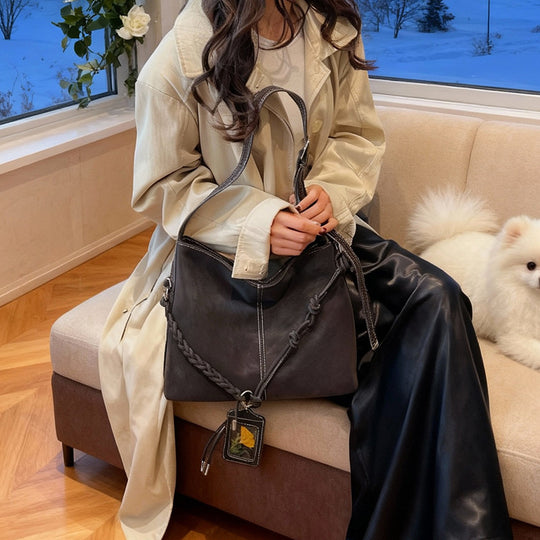 Damen Beuteltasche mit geflochtenem Detail und elegantem Kettenanhänger Nord Taschen