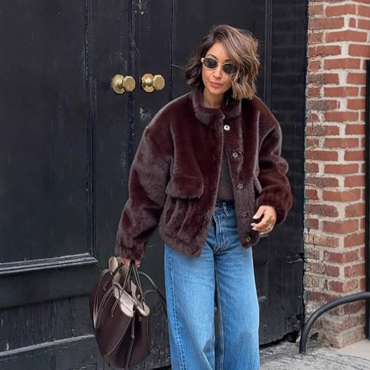 Damen Kurzjacke im Teddy‑Fauxfur mit Boxy‑Silhouette und aufgesetzter Tasche Nord Taschen