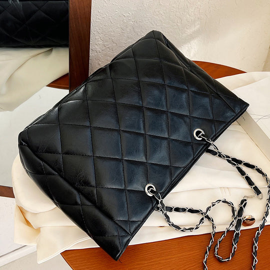 Damen Schultertasche aus hochwertigem Kunstleder mit angesagtem Steppmuster Nord Taschen