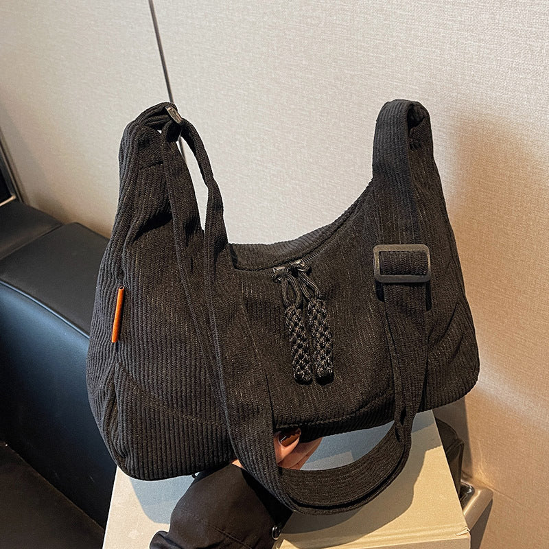 Damen Hobo-Tasche aus feinem Cord mit praktischem Kordelzug Nord Taschen