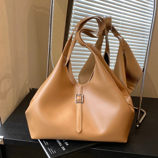 Damen Hobo-Tasche aus hochwertigem Kunstleder mit schickem Schnallen-Detail Nord Taschen