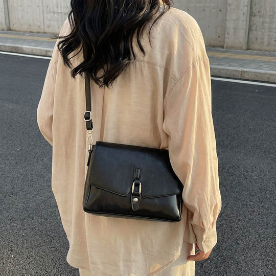 Damen elegante Umhängetasche mit luxuriösem Lederfinish und praktischen Fächern Nord Taschen