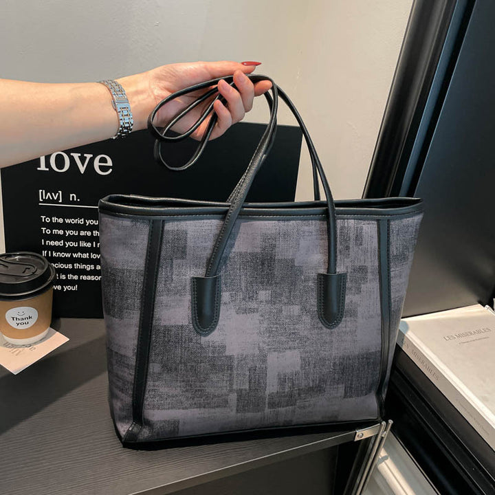Damen Tragetasche mit strukturiertem Kunstleder und raffinierten Details Nord Taschen