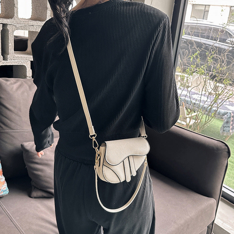 Damen elegante Umhängetasche mit einzigartigem Faltendesign und verstellbarem Riemen Nord Taschen