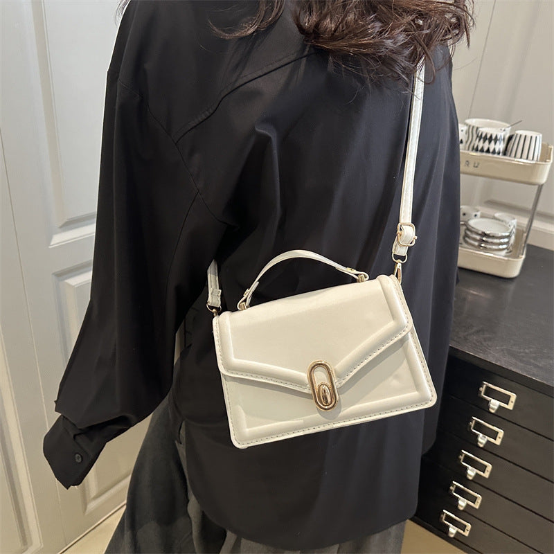 Damen Elegante Handtasche mit goldenen Akzenten Nord Taschen
