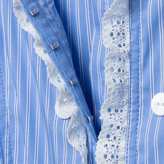 Damen Cropped gestreifte Blusenjacke mit Spitzeneinfassung und Doppelknopfleiste Nord Taschen