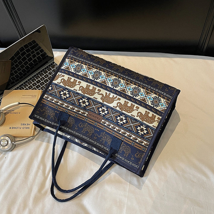 Damen trendige Umhängetasche mit ethnischem Print Nord Taschen