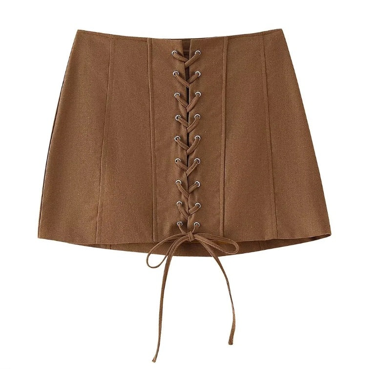Damen 1700+ taillierter Wollmix‑Kurzblazer mit Reverskragen, durchgehender Knopfleiste und Pattentaschen Nord Taschen