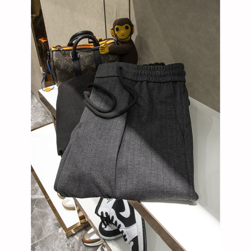 Herren Elegante Jogginghose im Tapered Schnitt mit Bundfalten und Kordelzug Nord Taschen