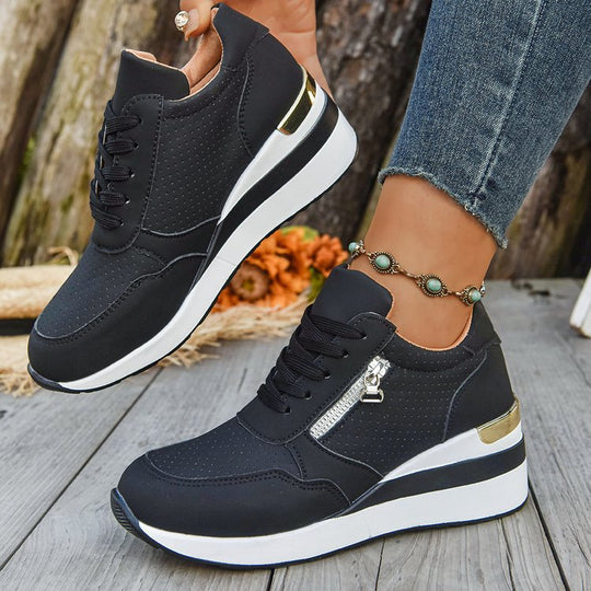 Damen nan Keil-Sneaker mit seitlichem Reißverschluss, perforiertem Obermaterial und ergonomischem Plateau-Fußbett Nord Taschen