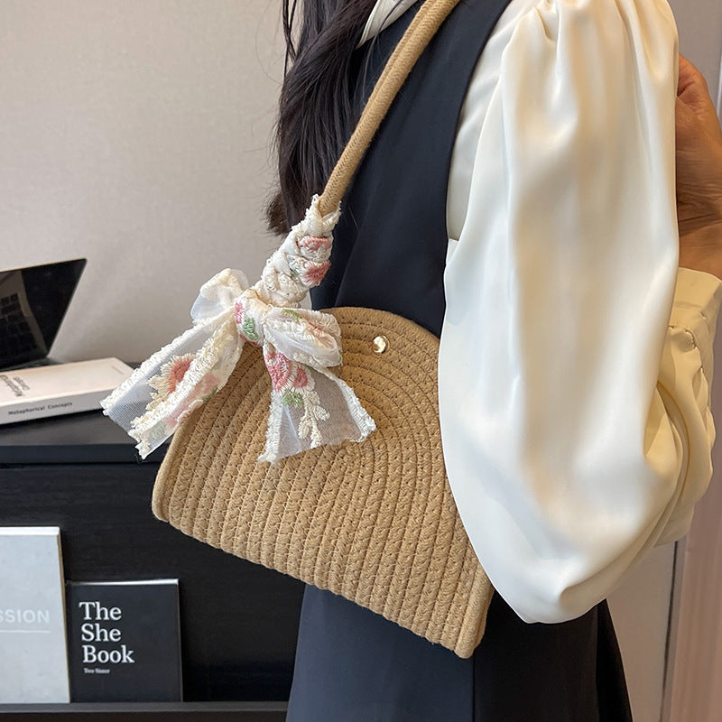 Damen Handtasche mit floralem Dekor und geflochtenem Design Nord Taschen