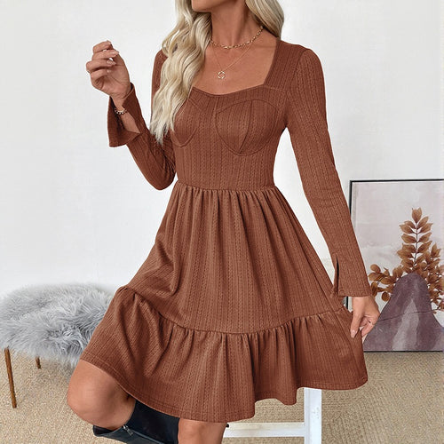 Damen Strukturiertes Strickkleid mit herzförmigem Bustier-Detail und Stufenrock Nord Taschen