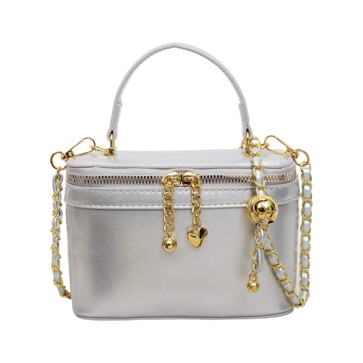 Damen Clutch mit dekorativen Kettenakzenten Nord Taschen