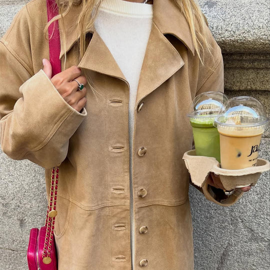 Damen Kurzmantel aus Veloursleder‑Optik mit kastiger Silhouette, Hornknopf‑Front & Eingrifftaschen Nord Taschen