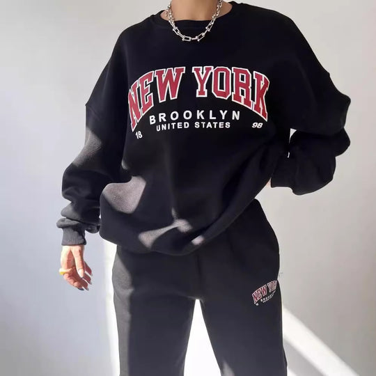 Damen Oversized Lounge-Set aus Baumwollfleece mit Collegestickerei und relaxed Jogginghose Nord Taschen