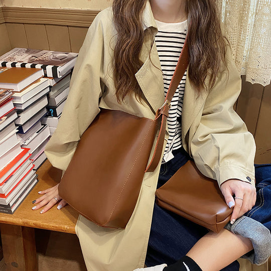 Damen elegante Hobo-Tasche aus hochwertigem Kunstleder mit verstellbarem Schulterriemen Nord Taschen