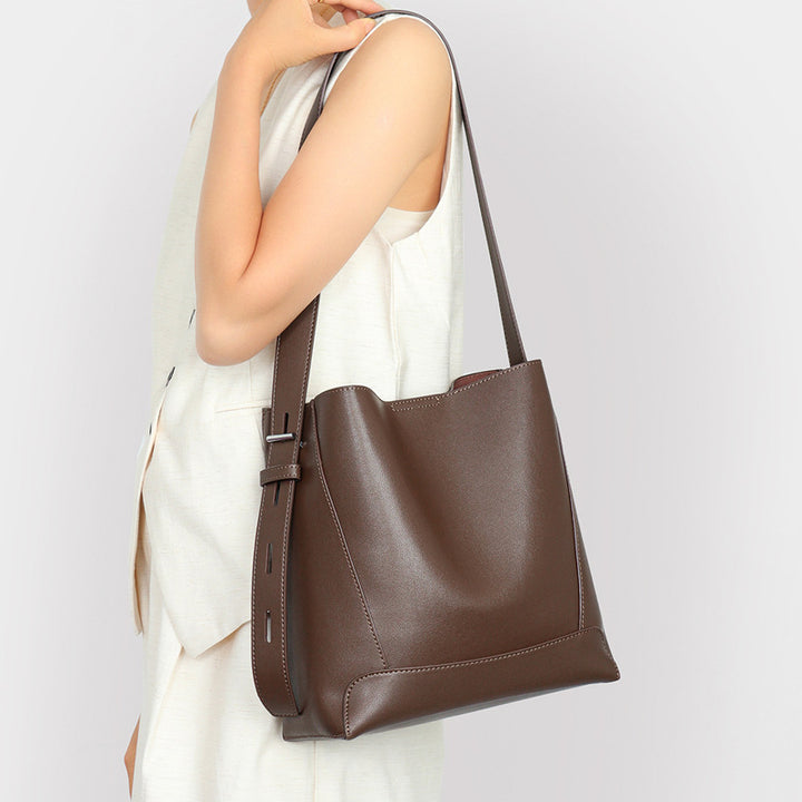 Damen Hobo-Tasche mit elegantem Faltendesign und verstellbarem Tragegurt Nord Taschen