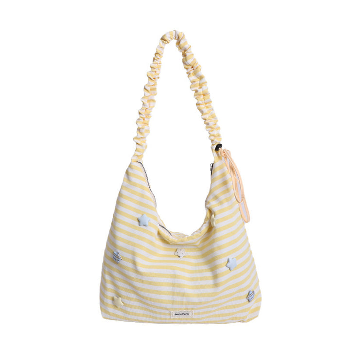Damen Hobo-Tasche mit dekorativem Kordelzug und charmanten Applikationen Nord Taschen