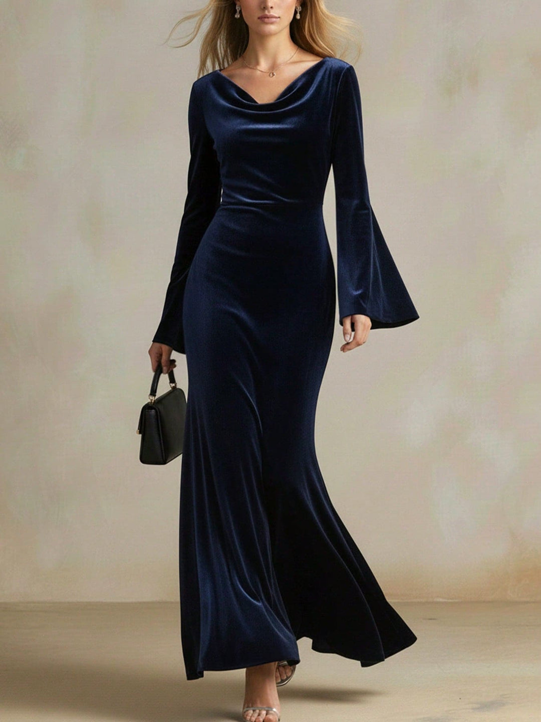 Damen Samt-Abendkleid mit Wasserfall-Ausschnitt, taillierter Silhouette und ausgestellten Trompetenärmeln Nord Taschen