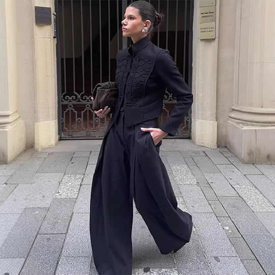 Damen Militärisch inspirierte Kurzjacke mit Kordel- und Hakenverzierung Nord Taschen