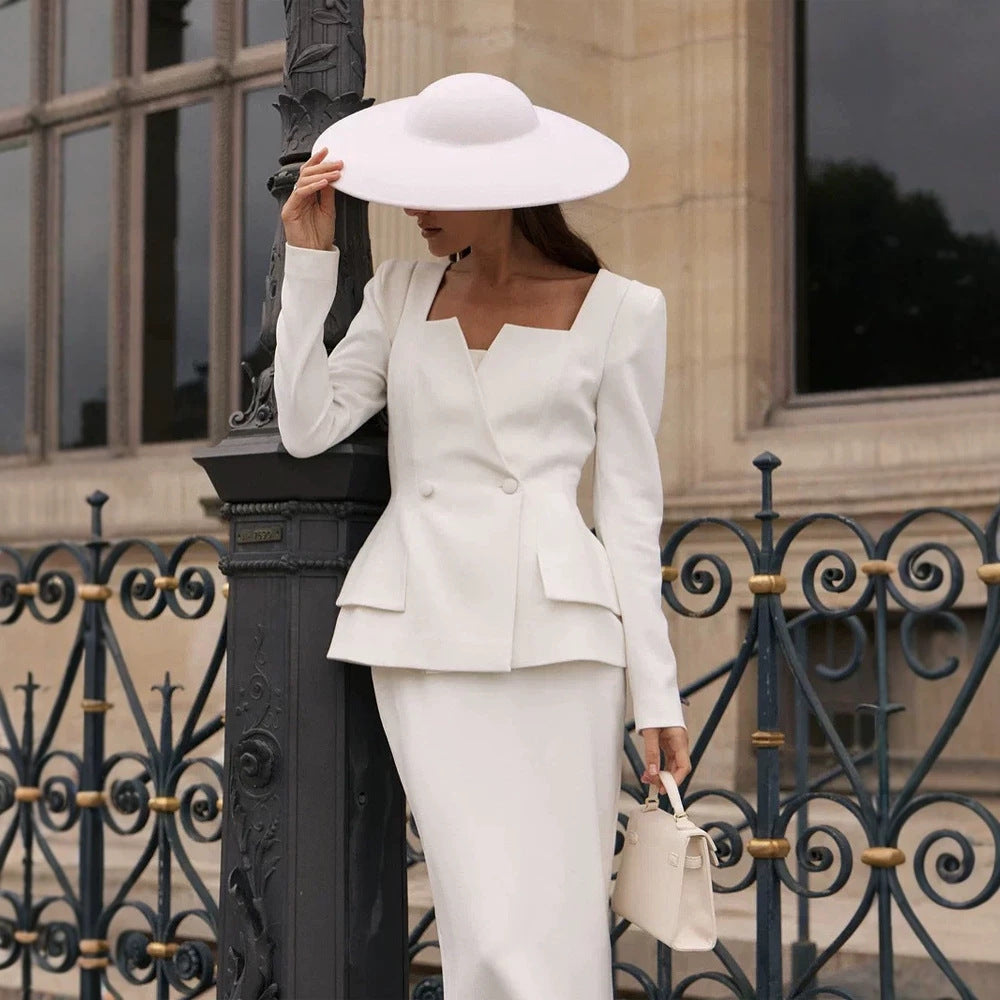 Damen Figurbetontes Tailleur‑Set mit markantem eckigem Ausschnitt und Schößchen Nord Taschen