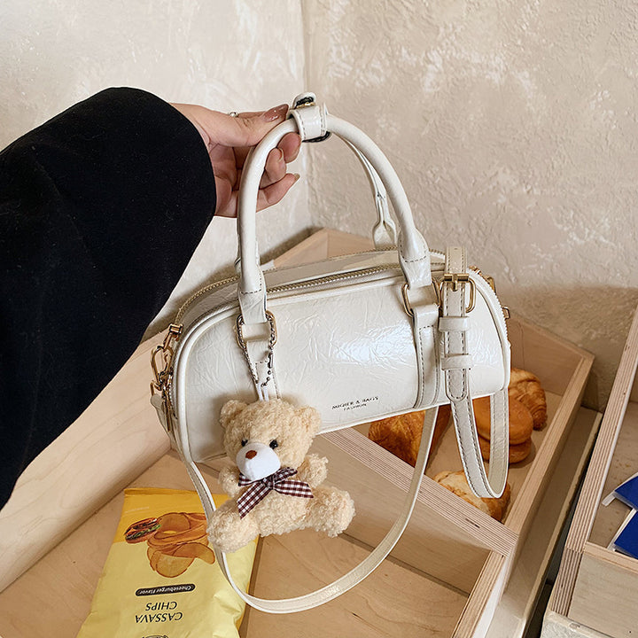 Damen Mini-Handtasche mit verspieltem Teddy-Anhänger Nord Taschen
