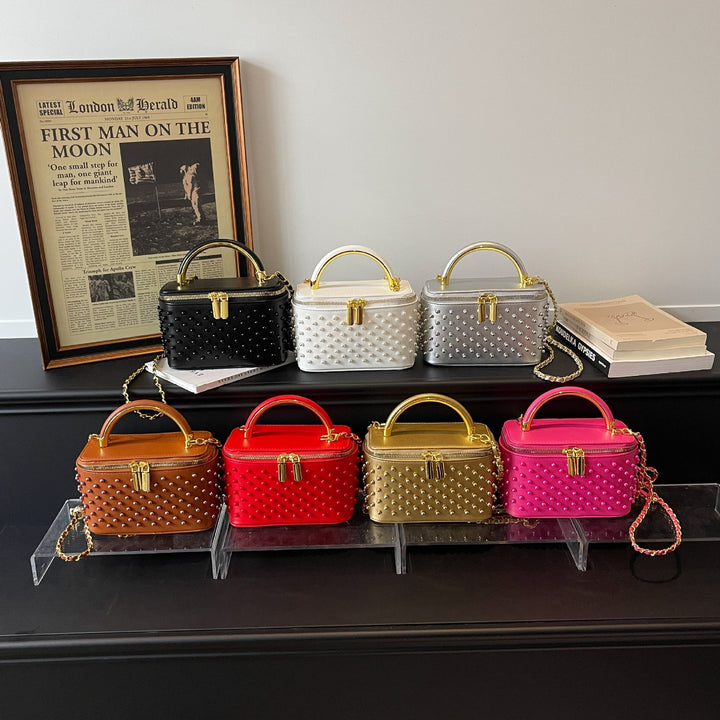 Damen modische Handtasche mit Nietenakzenten Nord Taschen