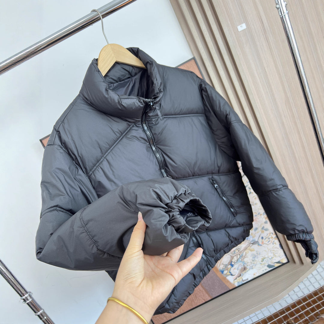 Herren Kurz geschnittene wattierte Steppjacke im Boxy‑Schnitt mit hohem Stehkragen und Reißverschlusstaschen Nord Taschen