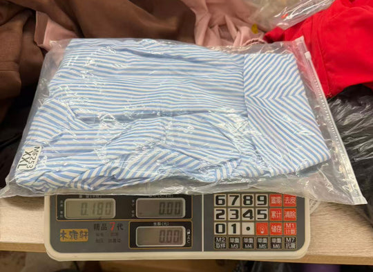 Damen Gestreifte Wickelbluse mit Schalkragen und taillierter Silhouette Nord Taschen