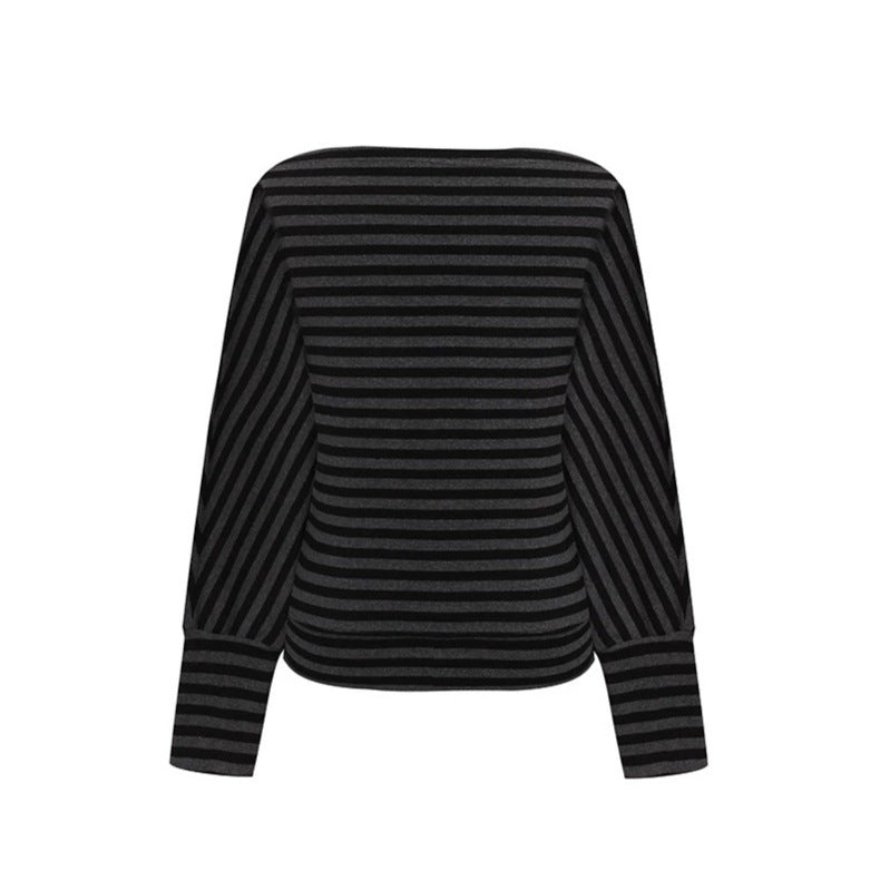 Damen Figurbetontes Streifen-Langarmshirt mit weitem Boot-Ausschnitt und verkürzten Fledermausärmeln Nord Taschen