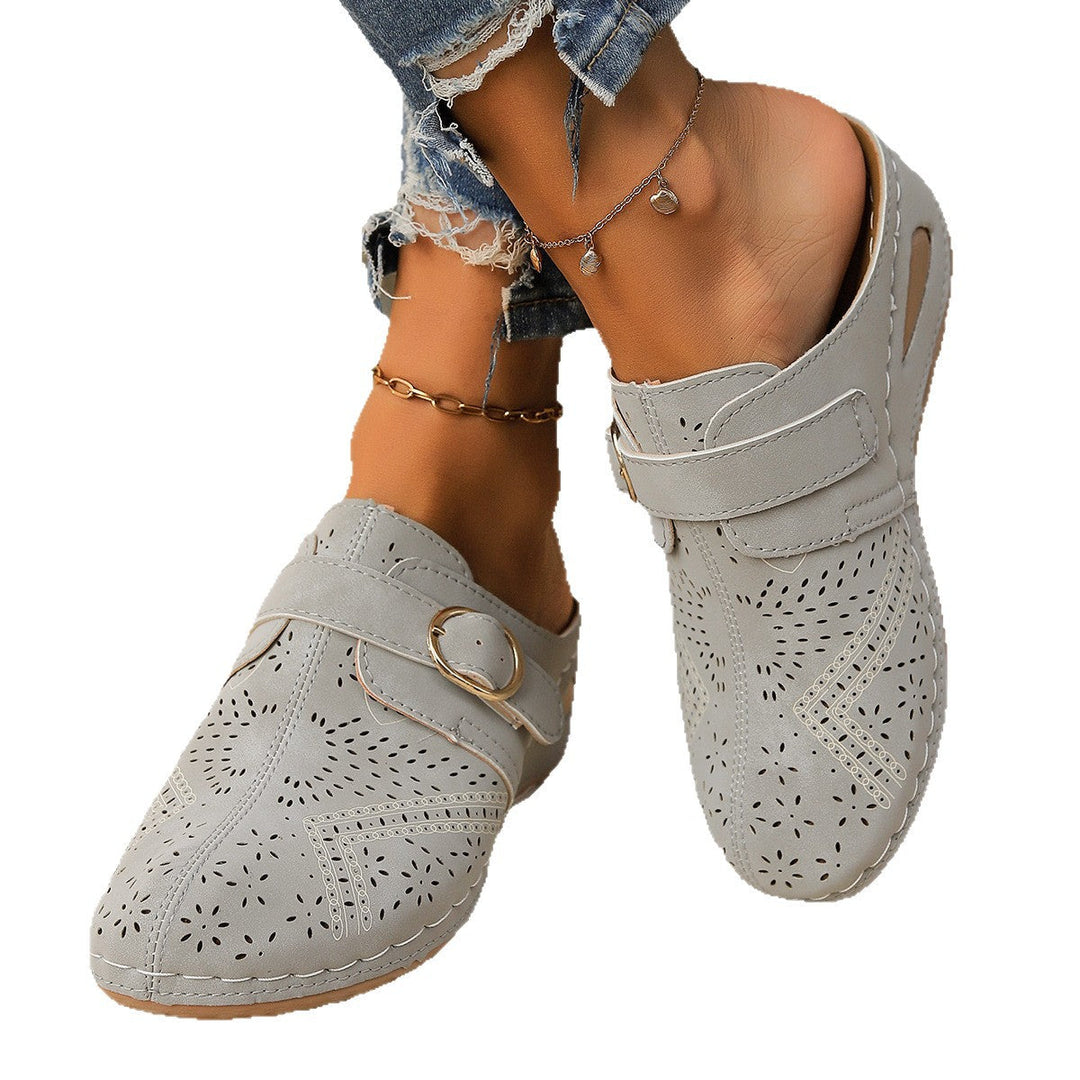 Damen geschlossene Clogs mit dekorativen Lochmustern und eleganter Schnalle Nord Taschen