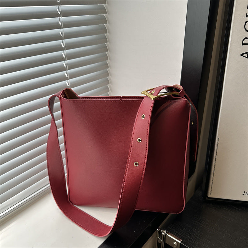 Damen Schultertasche mit verstellbarem Riemen und elegantem Design Nord Taschen