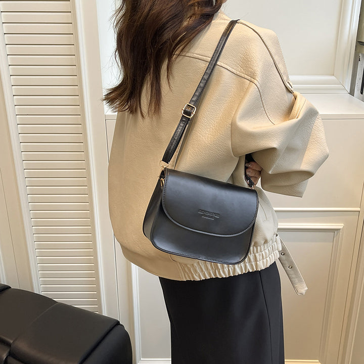 Damen elegante Umhängetasche mit praktischer Klappöffnung und geschmeidigem Design Nord Taschen