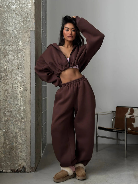 Damen kurzes Oversize-Scuba-Zip-Hoodie mit Tunnelzug und figurformender High-Waist-Jogginghose Nord Taschen