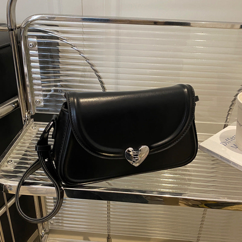 Damen Crossbody Tasche mit Herzen-Verschluss Nord Taschen