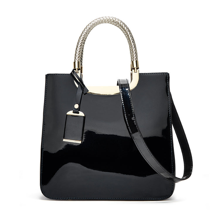 Damen elegante Handtasche mit hochwertigem Klappenverschluss Nord Taschen