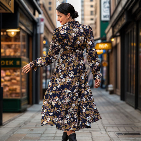 Damen Fließendes Blumen‑Midikleid mit V‑Ausschnitt, Smok‑Taillenband und Stufenrock Nord Taschen