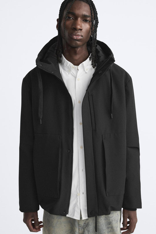 Herren Wasserabweisender Kapuzenblouson im Boxy‑Cut mit verdeckter Reißverschlussblende und extra großen Eingrifftaschen Nord Taschen