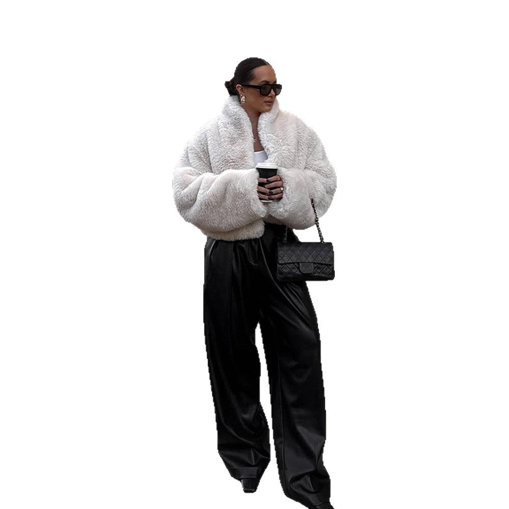 Damen Kurze kuschelige Faux‑Fur‑Bomberjacke mit voluminösem Schalkragen und kastiger Silhouette Nord Taschen