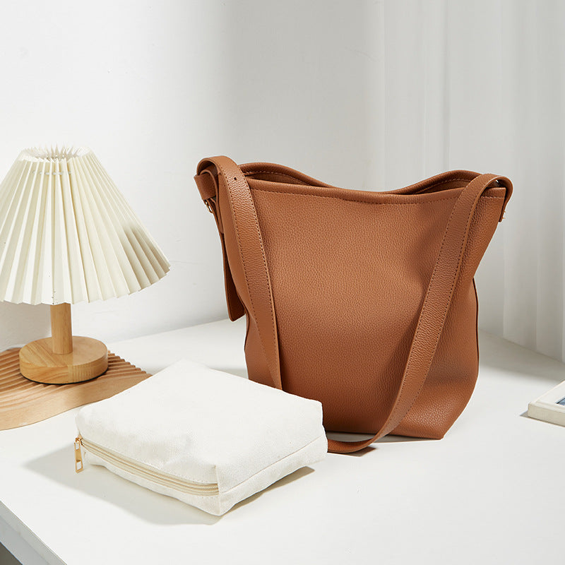 Damen Hobo-Tasche aus hochwertigem Kunstleder mit praktischem Innenfach Nord Taschen