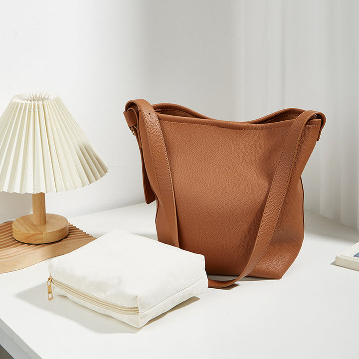 Damen Hobo-Tasche aus hochwertigem Kunstleder mit praktischem Innenfach Nord Taschen