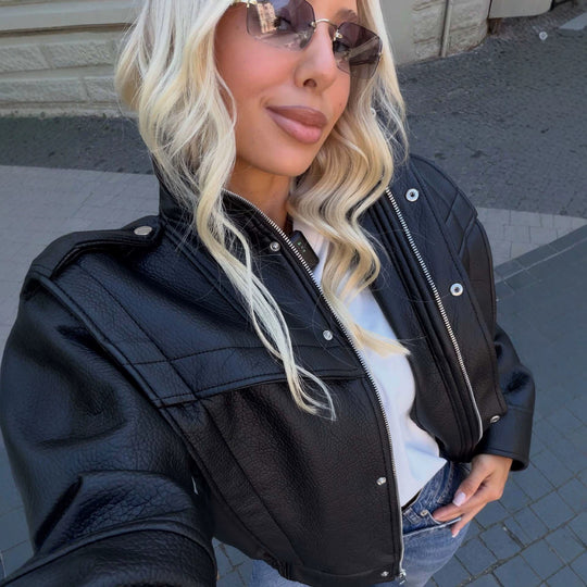 Damen Kurzer Cropped Kunstleder‑Blouson mit wattierter Schulterpartie und Funnelkragen Nord Taschen